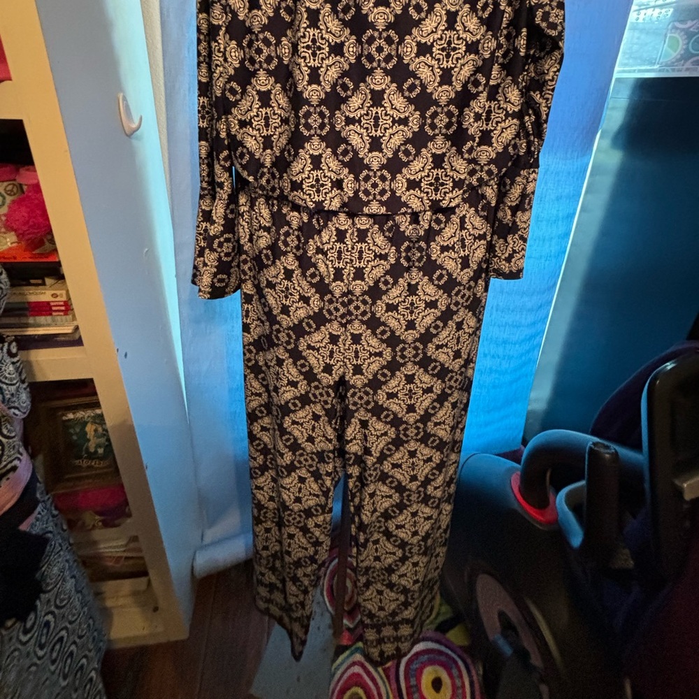 Stretchy jumpsuit long bell sleeve